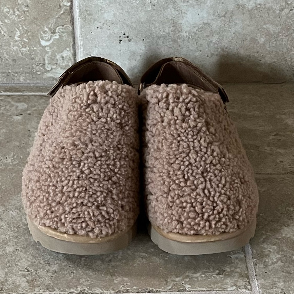 UGG Lanah Clog - Picture 3 of 12